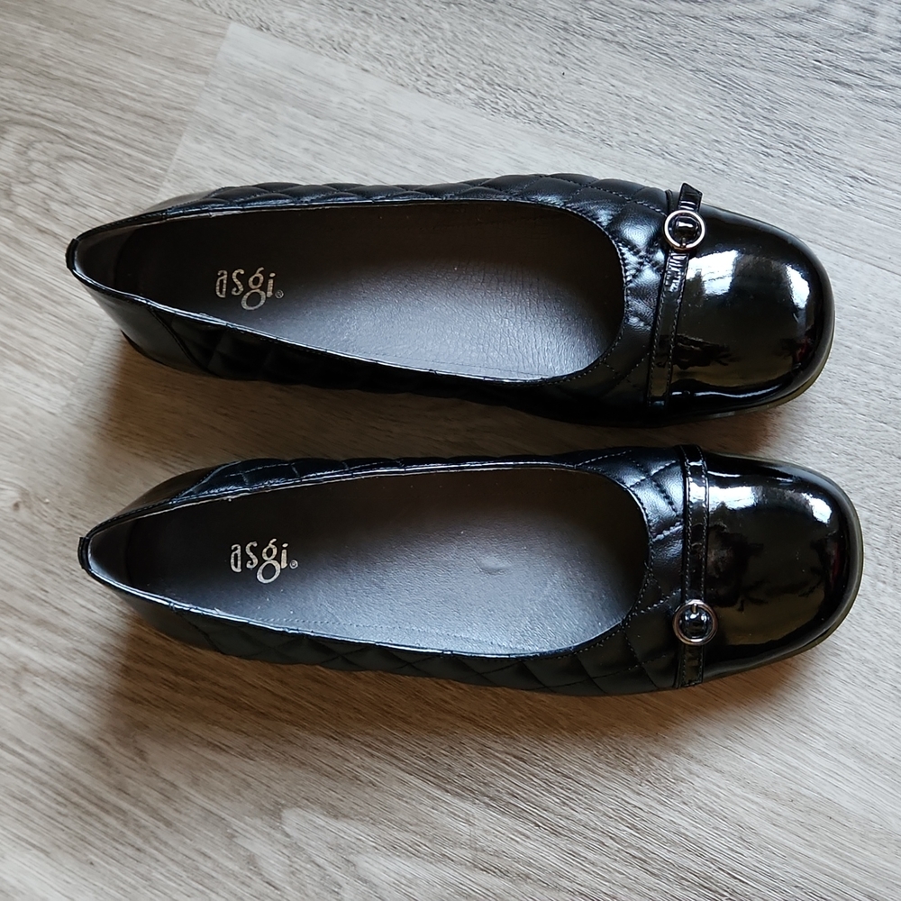Asgi Quilted Cap Toe Comfort Shoes
